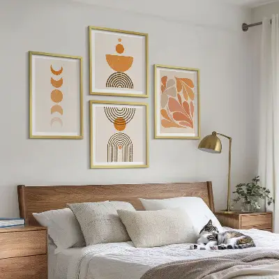 Wanddeko-Set mit abstrakten orangen Formen