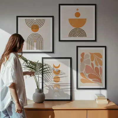 Wanddeko-Set mit abstrakten orangen Formen