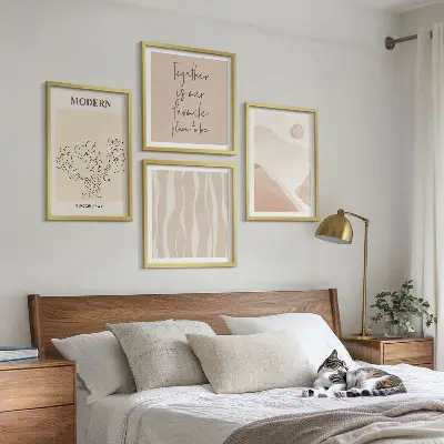 Abstrakte Formen und Farben als mehrteiliges Wandbild mit Rahmen