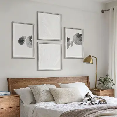 Abstrakte Kunst mit Farbspritzern als mehrteiliges Wandbild mit Rahmen