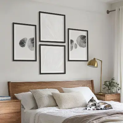Abstrakte Kunst mit Farbspritzern als mehrteiliges Wandbild mit Rahmen