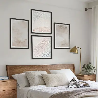 Aquarellblätter in Pastellfarben als mehrteiliges Wandbild mit Rahmen