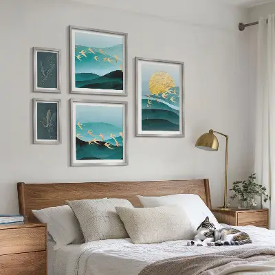 Modernes Wandbilder-Set mit Darstellung von Vögeln und Wellen
