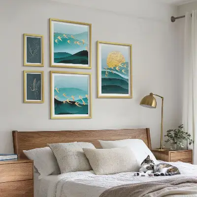 Modernes Wandbilder-Set mit Darstellung von Vögeln und Wellen