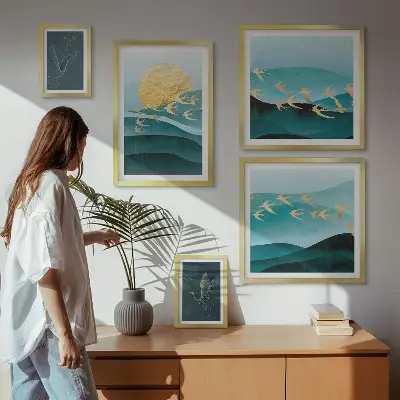 Modernes Wandbilder-Set mit Darstellung von Vögeln und Wellen