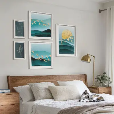 Modernes Wandbilder-Set mit Darstellung von Vögeln und Wellen