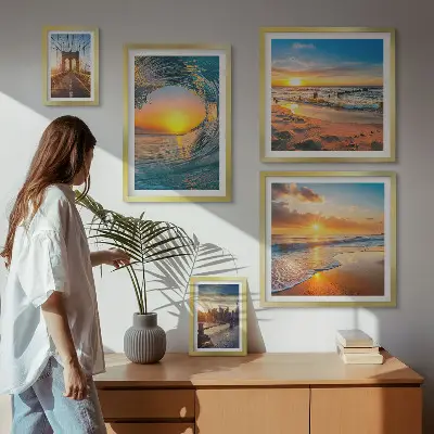 Modernes Wandbilder-Set mit Motiven von Sonnenuntergängen am Meer und Stadtbrücken