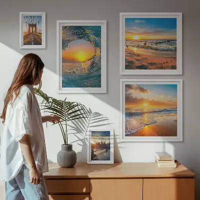 Modernes Wandbilder-Set mit Motiven von Sonnenuntergängen am Meer und Stadtbrücken