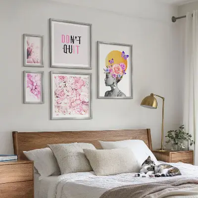 Bilderset fürs Sofa mit Blumenmotiven und Frauendarstellung