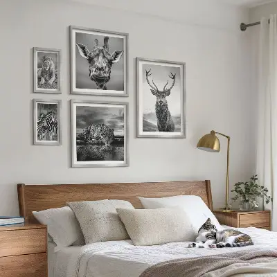 Bildergalerieset für die Wand mit Motiven von Tieren in Schwarz-Weiß