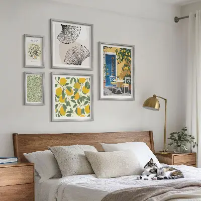 Modernes Wandbilder-Set mit stilvollen Pflanzenmotiven