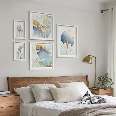 Bilderset fürs Sofa mit stilvollen Blumen und zarter Natur