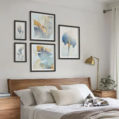 Bilderset fürs Sofa mit stilvollen Blumen und zarter Natur