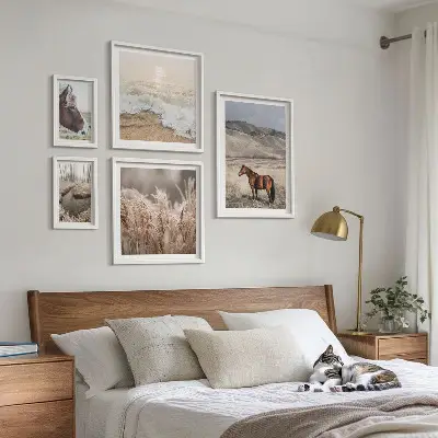 Modernes Wandbilder-Set mit Landschaften, Pferden und Wasser