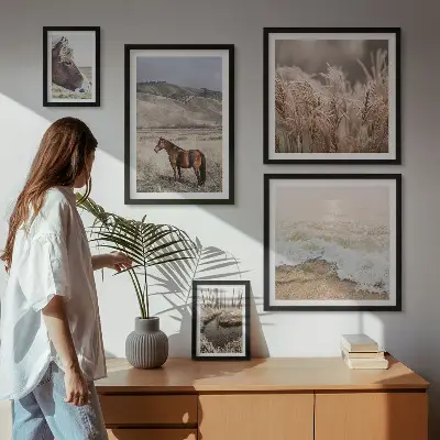 Modernes Wandbilder-Set mit Landschaften, Pferden und Wasser