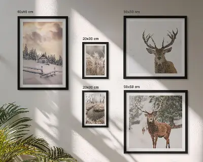 Modernes Wandbilder-Set mit verschneiten Winterlandschaften und Hirschen
