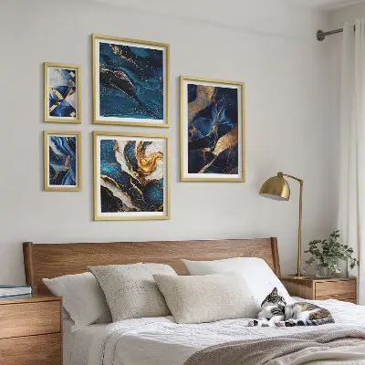 Bildergalerie-Set für die Wand mit abstrakten blauen Mustern