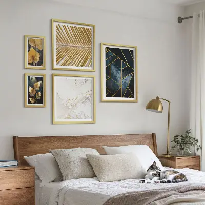 Bilderset fürs Sofa mit stilvollen Blättern und geometrischen Motiven