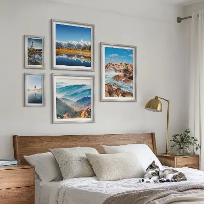 Modernes Wandbilder-Set mit natürlichen Bergen und Leuchttürmen am Meer