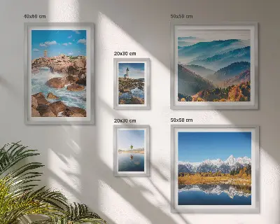 Modernes Wandbilder-Set mit natürlichen Bergen und Leuchttürmen am Meer