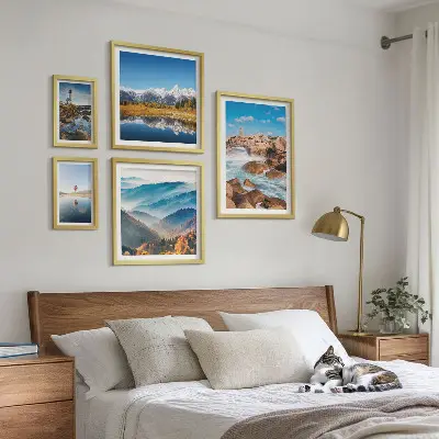 Modernes Wandbilder-Set mit natürlichen Bergen und Leuchttürmen am Meer