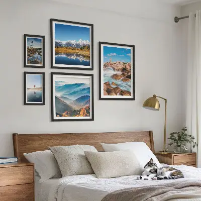 Modernes Wandbilder-Set mit natürlichen Bergen und Leuchttürmen am Meer