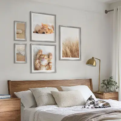 Modernes Wandbilder-Set mit niedlichen Tierlandschaften