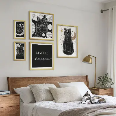 Bilder-Set für das Sofa schwarze Katzen im Boho-Stil