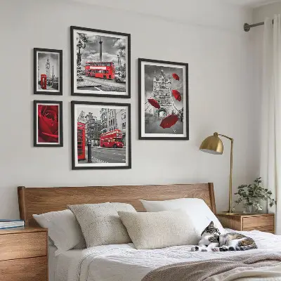 Modernes Wandbilder-Set mit Londoner Motiven und roten Akzenten
