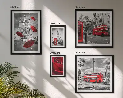 Modernes Wandbilder-Set mit Londoner Motiven und roten Akzenten
