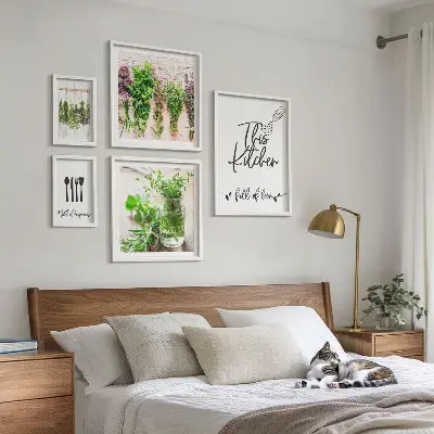 Modernes Wandbilder-Set mit Küchenkräutern und Kochmotiven