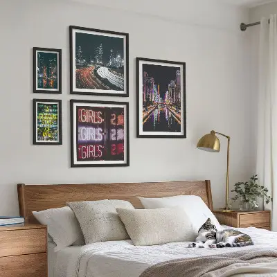 Bildergalerie-Set für die Wand moderne Stadtansicht bei Nacht mit Neonlicht