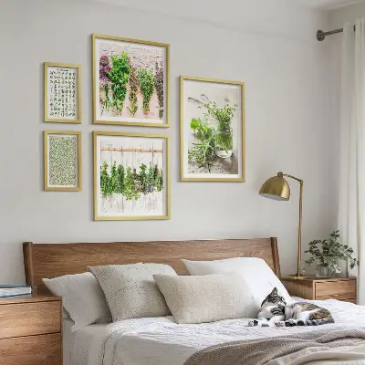 Bilderset fürs Sofa mit Inspirationen für Kräuterdekorationen