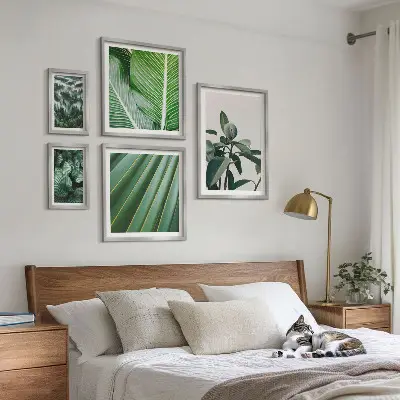 Bildergalerieset für die Wand mit Motiven von tropischen Pflanzen