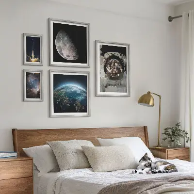 Bilderset Weltraumentdeckungen eines Astronauten für das Sofa