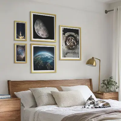 Bilderset Weltraumentdeckungen eines Astronauten für das Sofa