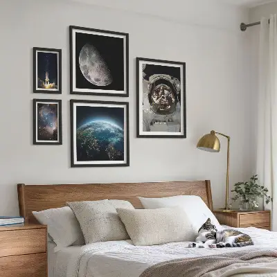 Bilderset Weltraumentdeckungen eines Astronauten für das Sofa