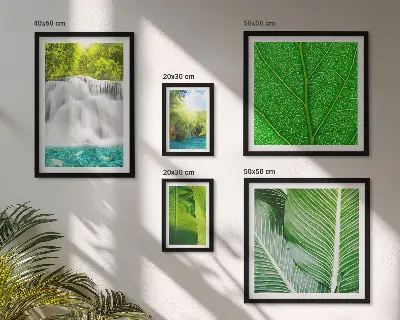 Modernes Wandbilder-Set mit tropischen Palmenwasserfällen