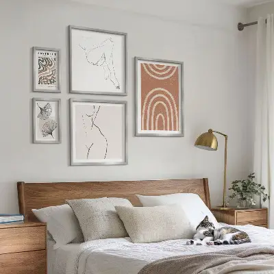 Bildergalerie-Set für die Wand mit stilvollen abstrakten Figuren