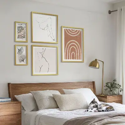 Bildergalerie-Set für die Wand mit stilvollen abstrakten Figuren