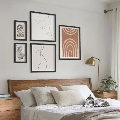 Bildergalerie-Set für die Wand mit stilvollen abstrakten Figuren