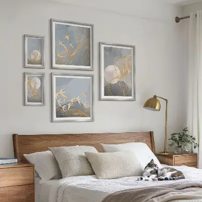 Modernes Wandbilder-Set mit abstrakten Wellen und Vögeln