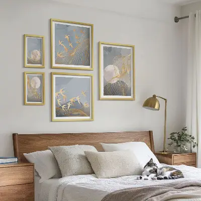 Modernes Wandbilder-Set mit abstrakten Wellen und Vögeln