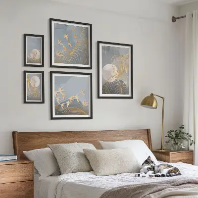 Modernes Wandbilder-Set mit abstrakten Wellen und Vögeln
