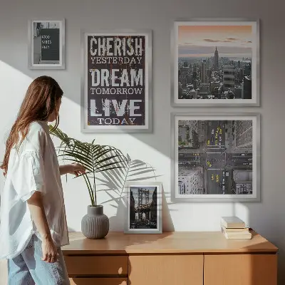 Modernes Wandbilder-Set mit inspirierenden Stadtslogans