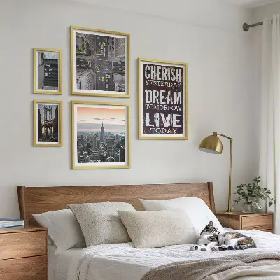 Modernes Wandbilder-Set mit inspirierenden Stadtslogans