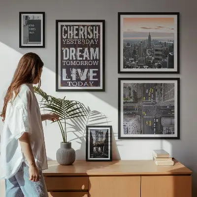 Modernes Wandbilder-Set mit inspirierenden Stadtslogans