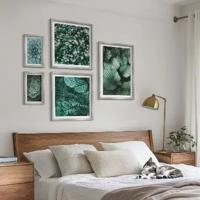 Bilderset fürs Sofa mit Pflanzenblättern und Sukkulenten