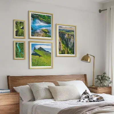 Modernes Wandbilder-Set mit Motiven von Landschaften mit Bergen, Flüssen und Wäldern