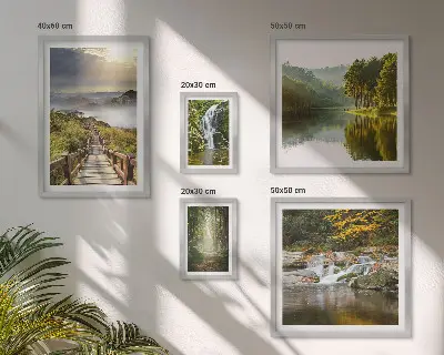 Modernes Wandbilder-Set mit Naturlandschaften, Wasserfällen und Waldwegen